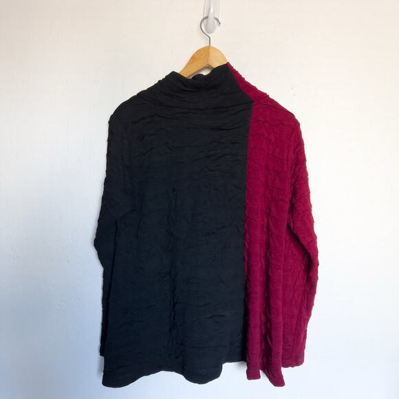 Lisa Bayne Top Shirt Medium Asymmetrical Color Clock Crinkle Button Red Black - Picture 8 of 8
